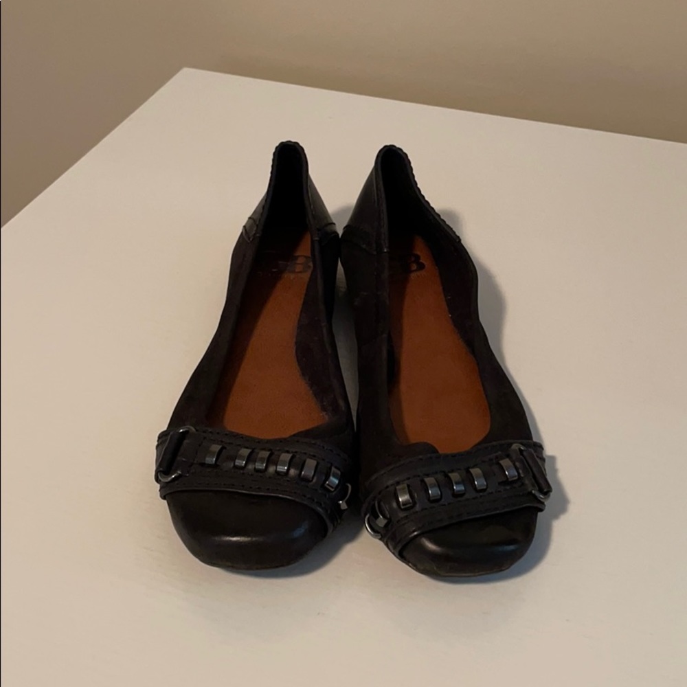 Gianni Bini black flats